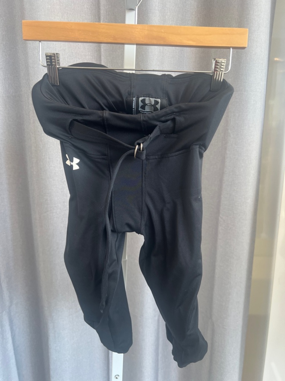 Under Armour Kids Black Athletic Leggings with Logo - Youth Large